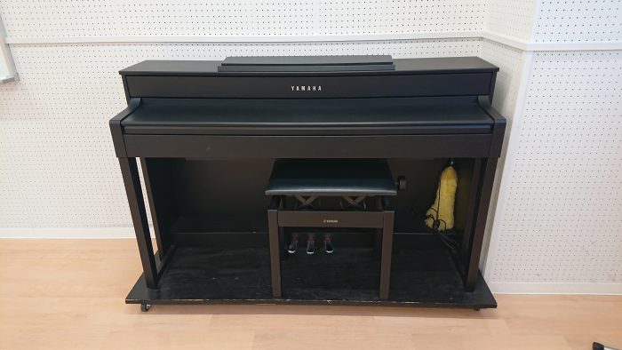 集会室E写真ピアノ